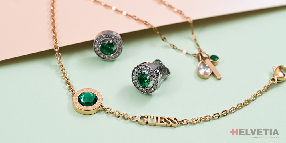 šperky se zeleným kamínkem